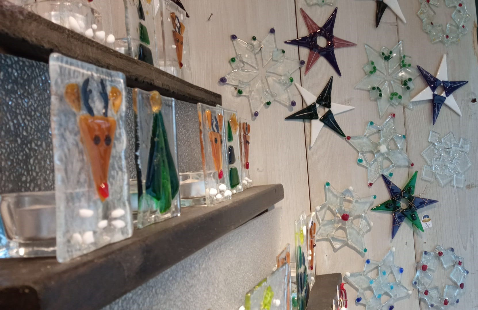 Glassterne und Glasdekoration